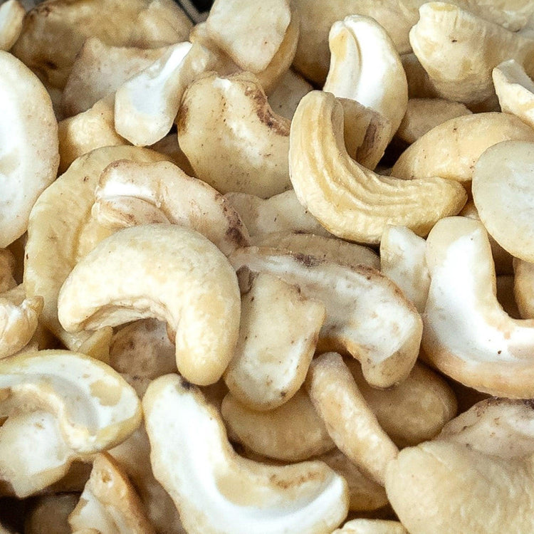 Anacardi a pezzi al naturale