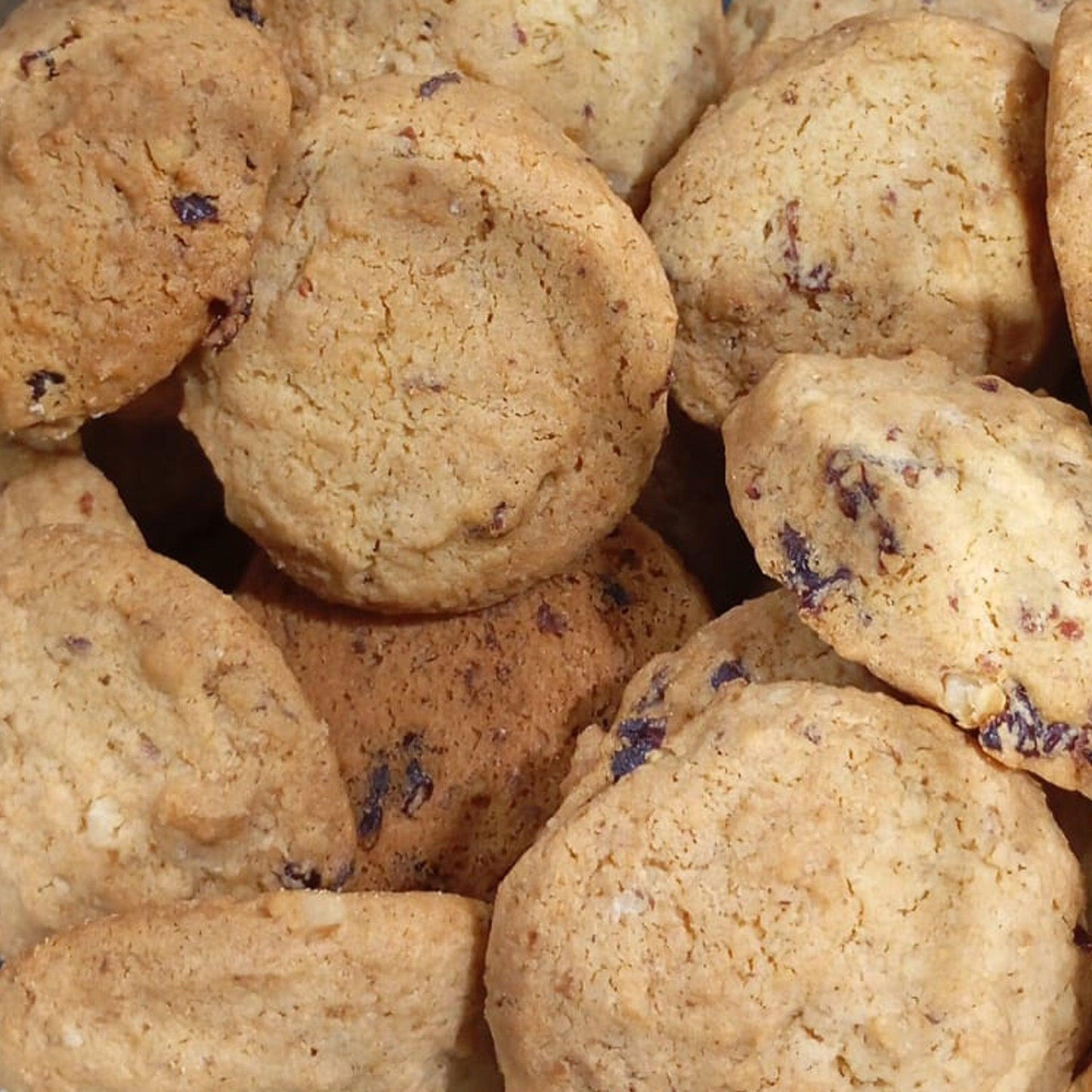 cookies-de-arandos-vermelhos-e-nozes