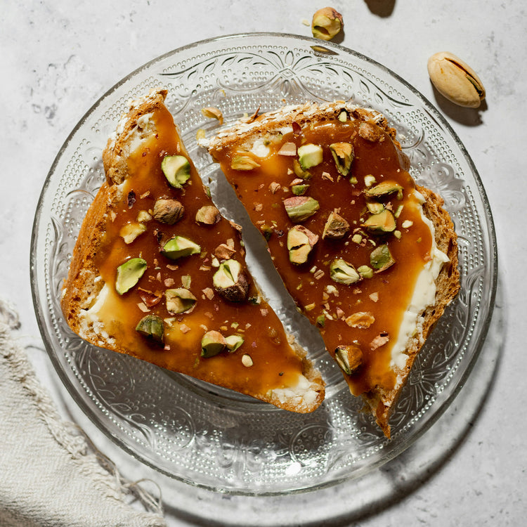 Pistacchi sgusciati tostati con pelle