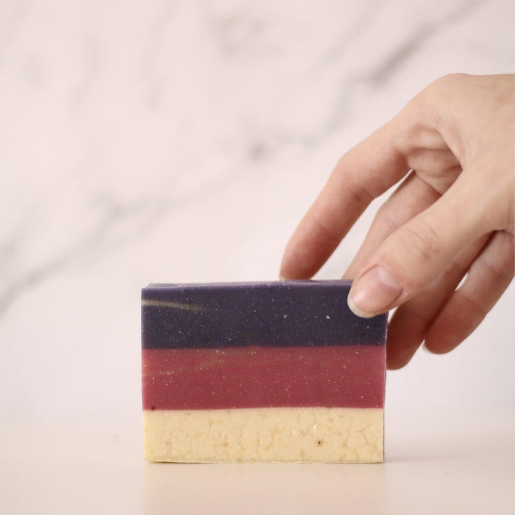 100 % naturlig tvål med getmjölk och lavendel