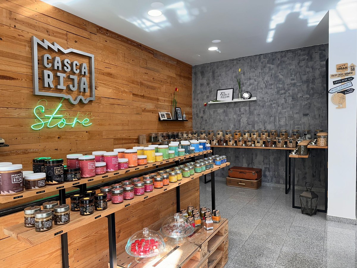 Interior da antiga Casca Rija Store no centro de Fátima